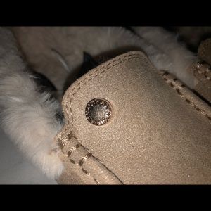 NAUTICA Women’s sparkly tan cream moccasin slip on